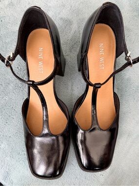 LIKE NEW West Black Leather T-Strap Block Heel Pumps 9.5
